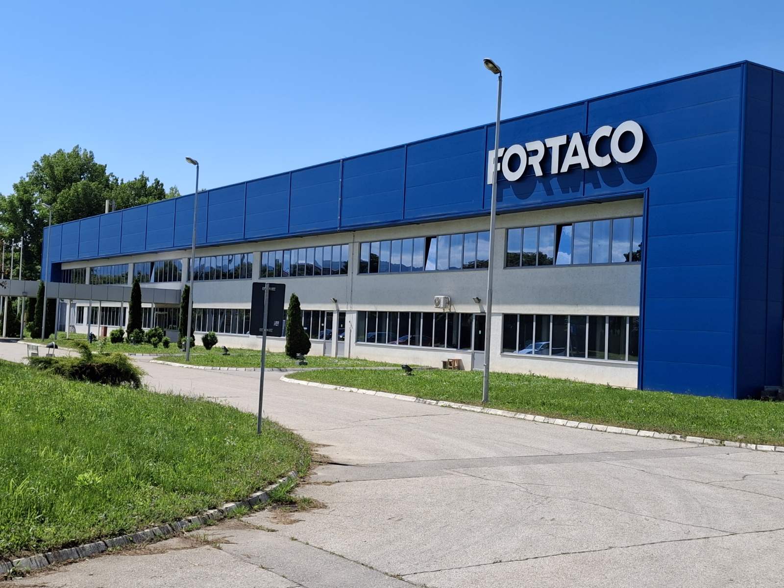 Посета фабрици Фортако у Гружи